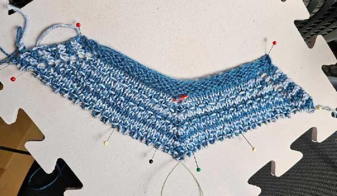 Shawl top swatch photo